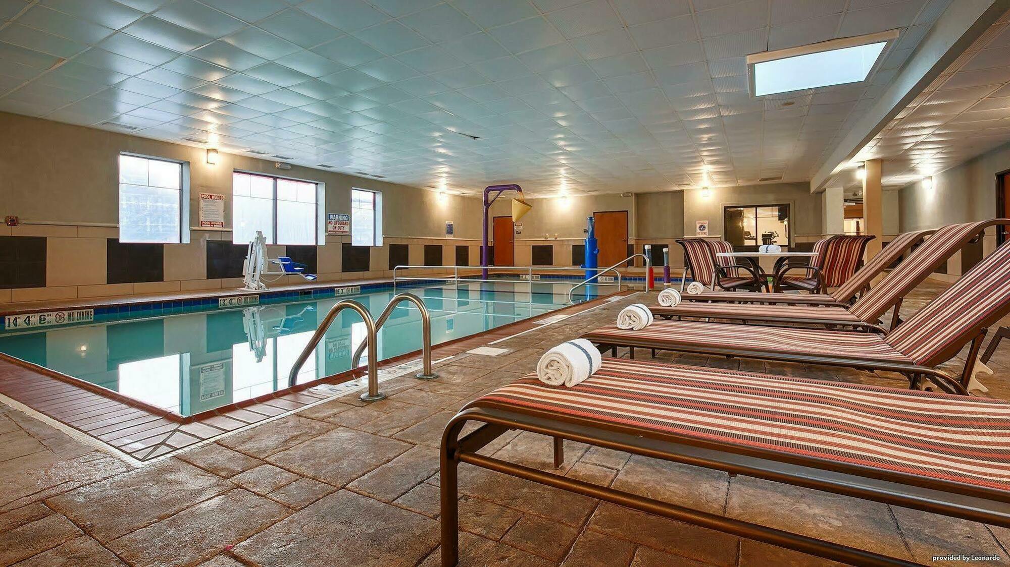 Rodeway Inn Портедж Экстерьер фото